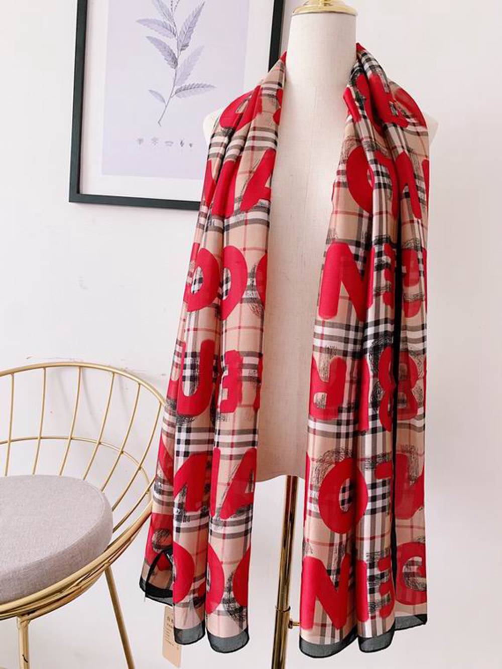 Bv*b*rry Scarf